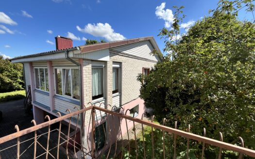 Parduodamas erdvus namas Joniškyje