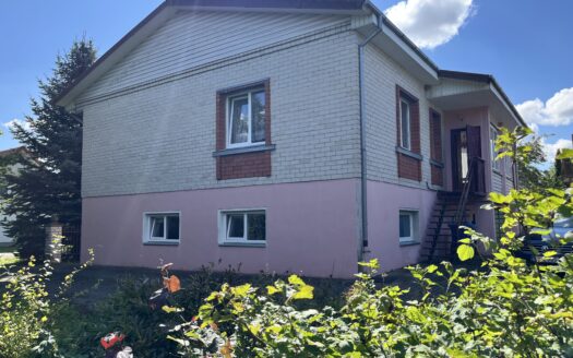 Parduodamas erdvus namas Joniškyje