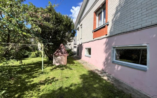 Parduodamas erdvus namas Joniškyje