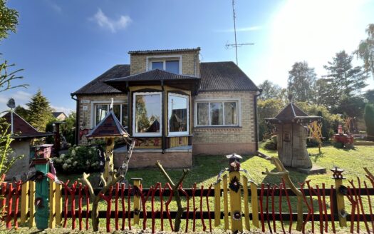 Parduodama išskirtinė sodyba Skaistgiryje, Joniškio rajone